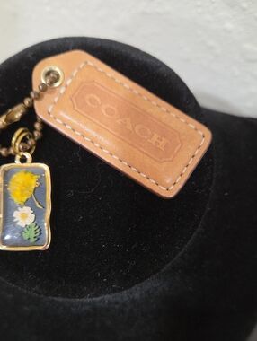 COACH Vintage Tan Leather Hang Tag Keychain with Blue Dried Floral Resin Charm
